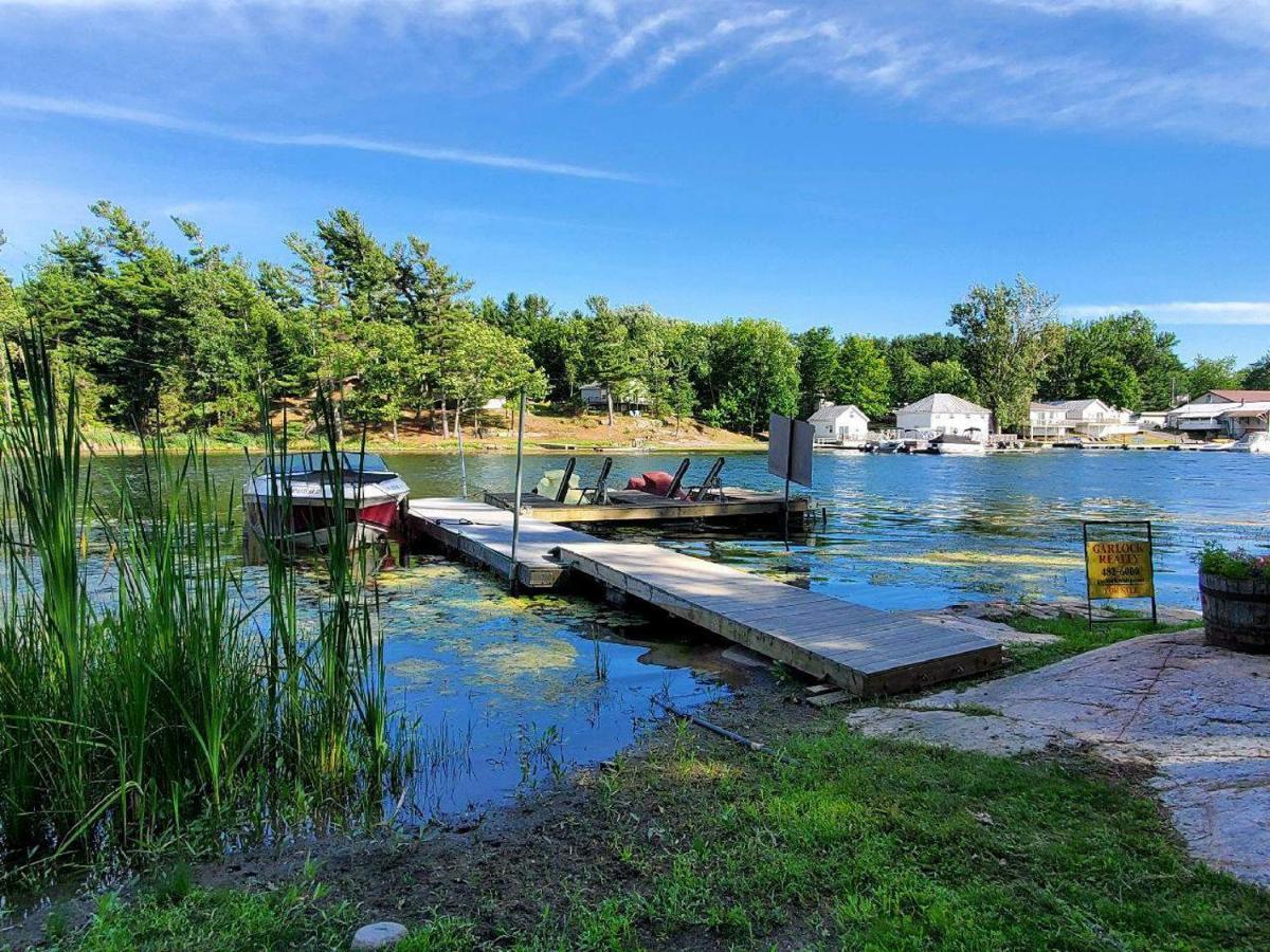 Hills Motor Court & Marina Motel Alexandria Bay Exterior photo