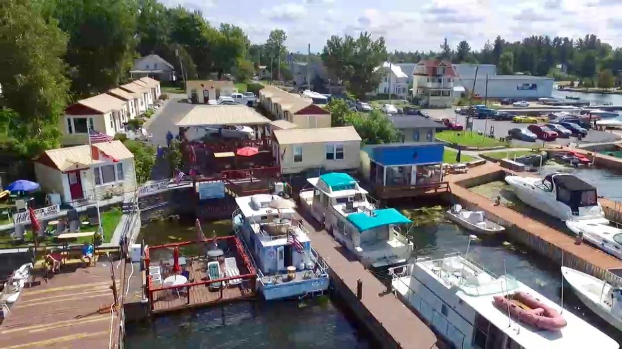 Hills Motor Court & Marina Motel Alexandria Bay Exterior photo